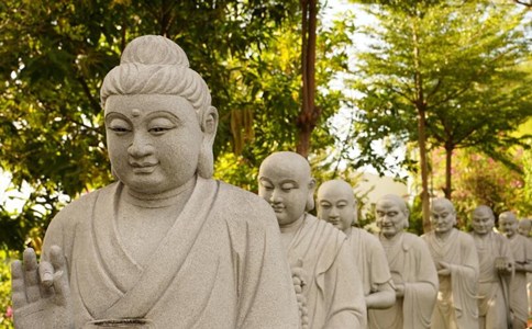 佛陀为什么没有主动说法，而是等待众生祈请