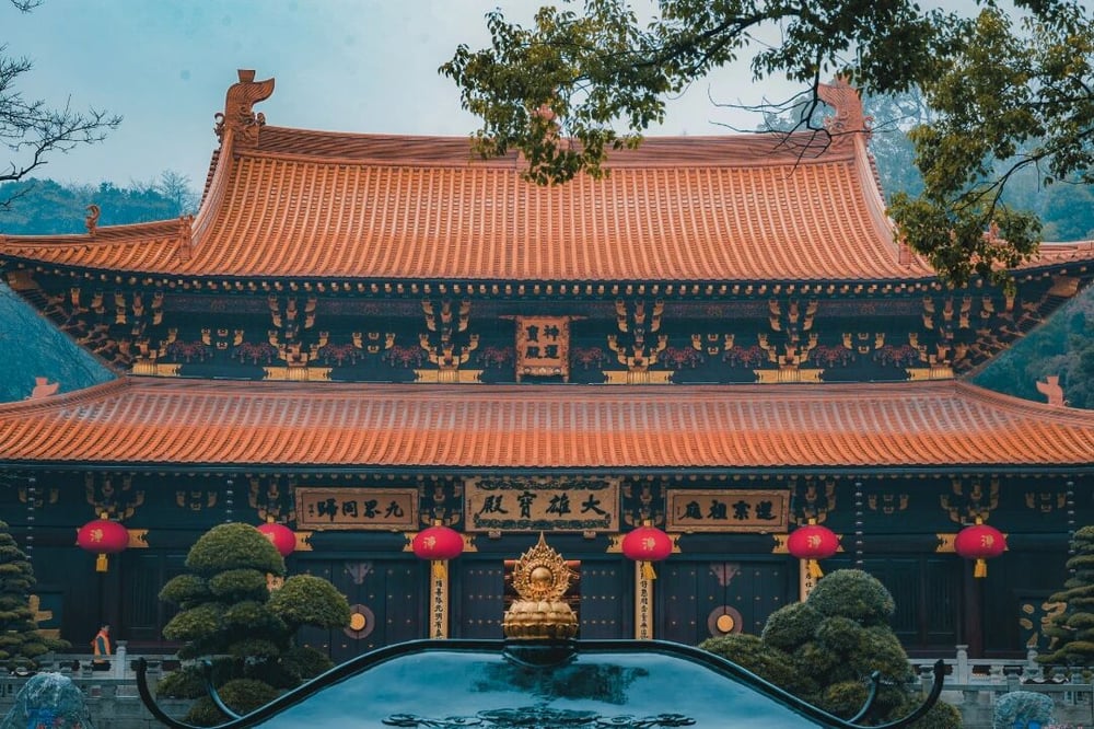 念这句名号就是从阿弥陀佛的果地上起修