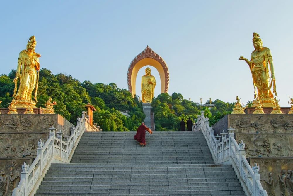 往生到极乐世界后,就再也不会退到凡夫地了